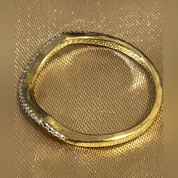 Diamond 10K Gold Ring - EUC - Picture 6 of 14